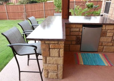Outdoor Kitchens 2 Custom Stone Bar Top Outdoor Kitchen with Polished Countertop – Fort Worth