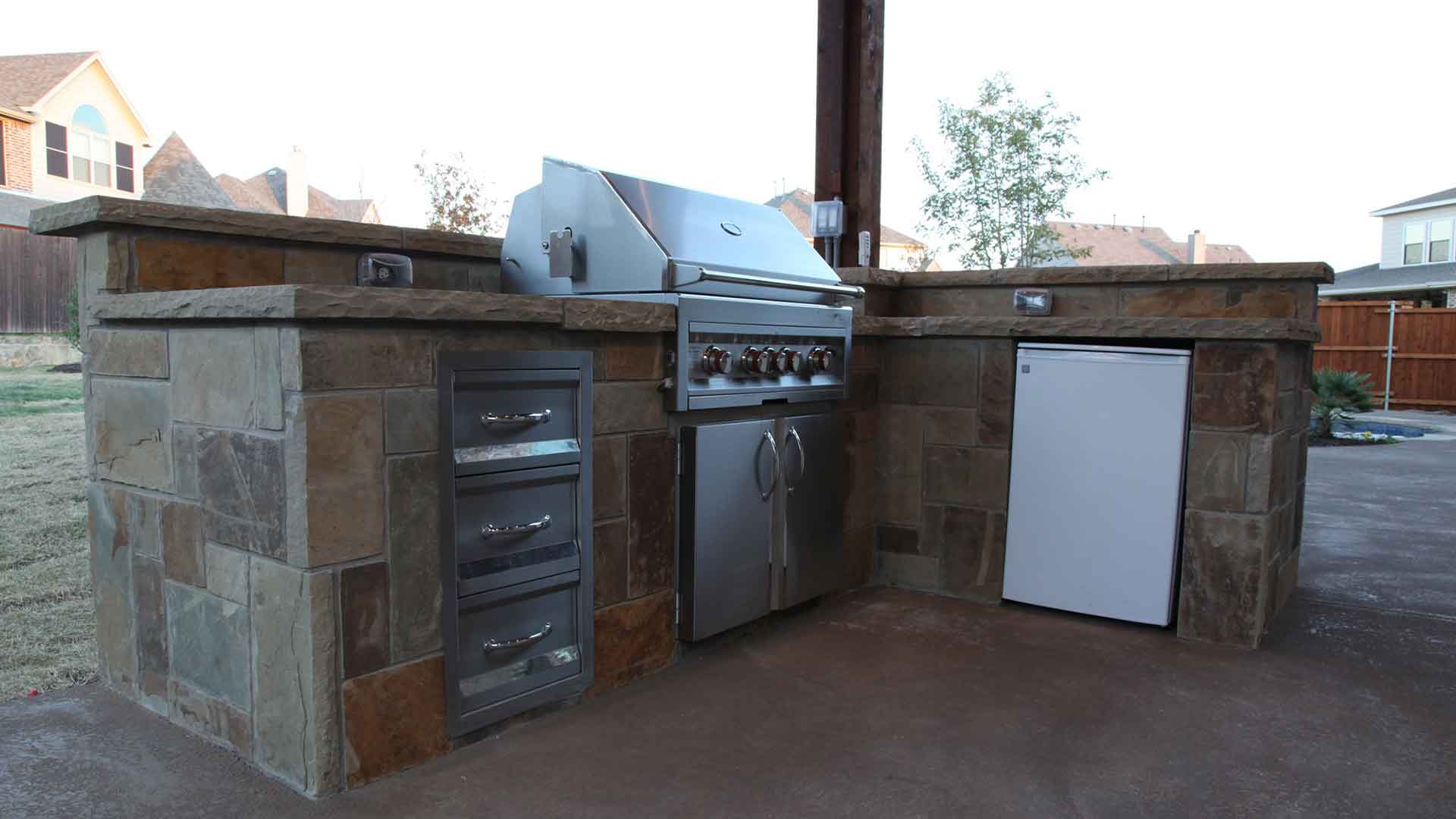Premium-Outdoor-Kitchen-With-Flagstone-Finish-&-Stainless-Appliances-–-North-Texas Premium Outdoor Kitchen With Flagstone Finish Stainless Appliances – North